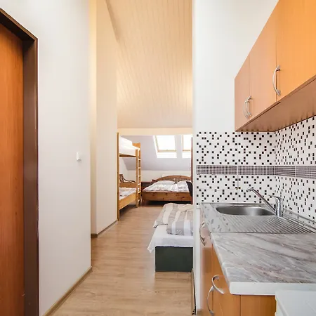 Apartment Zarra 3*